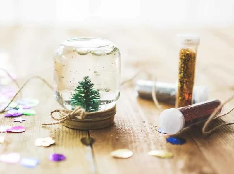 Najprostsze sposoby jak zrobić ozdoby świąteczne krok po kroku - inspiracje DIY