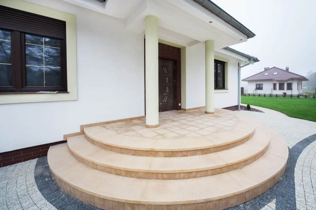 Profesjonalne schody zewnętrzne krok po kroku. Uniknij kosztownych błędów projektowych